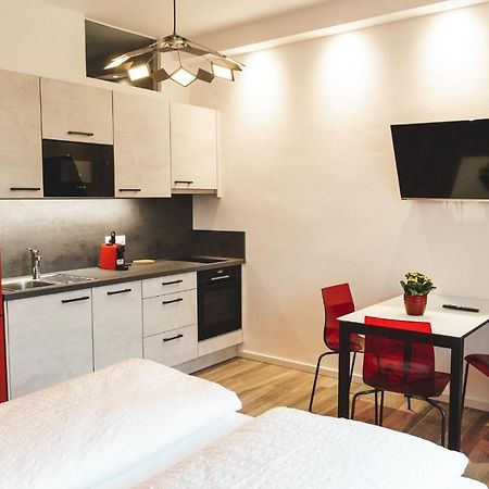 Studio-Appartment - Hotel Lux Meran Zewnętrze zdjęcie