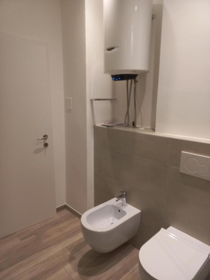 Studio-Appartment - Hotel Lux Meran Zewnętrze zdjęcie