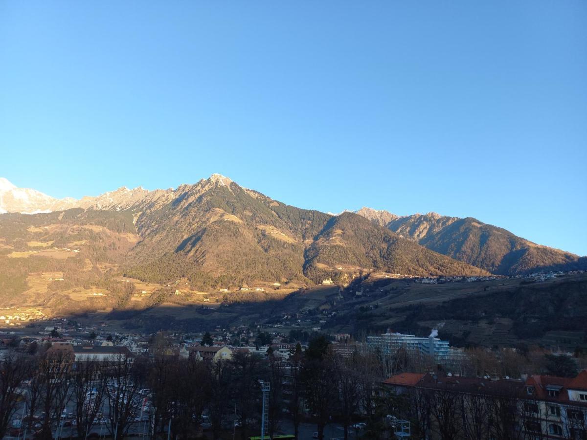 Studio-Appartment - Hotel Lux Meran Zewnętrze zdjęcie
