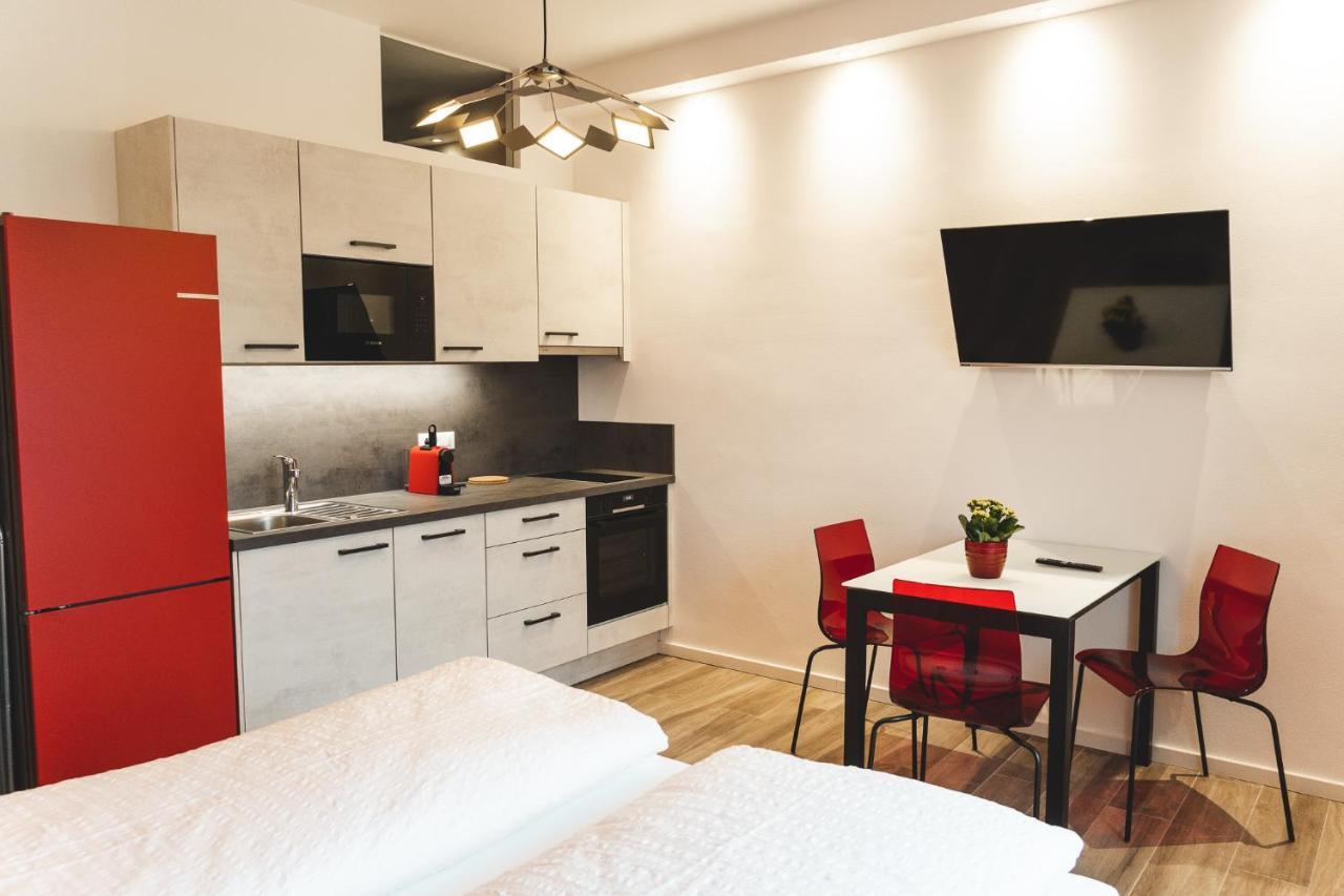 Studio-Appartment - Hotel Lux Meran Zewnętrze zdjęcie
